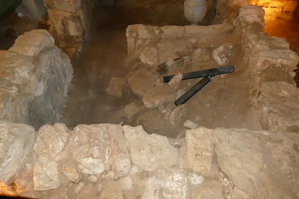 The Burnt House (House of Kathros)