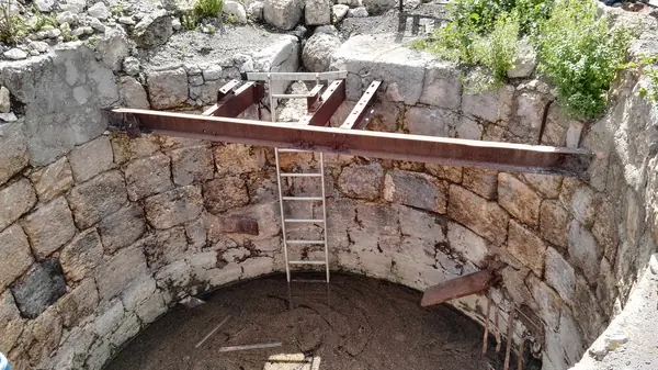 Ekron (Tel Miqne): Philistine Settlement