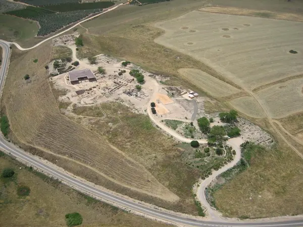Hazor: The Middle Bronze City Named at Mari